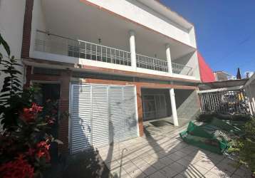 Casa comercial no bairro do farol com mezanino - 356m²