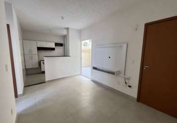 Apartamento com 2 dormitórios disponível para locação no tabuleiro dos martins - 40m²