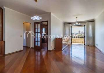 Apartamento com 3 quartos e 3 banheiros à venda, 130 m²