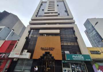 Sala comercial centro curitiba com 44,87m² de área útil com 3 salas 1 banheiro portaria 24 horas catraca