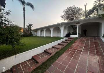 Casa com 7 quartos à venda na rua salvador, 521, cajuru, curitiba por r$ 2.000.000