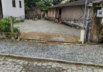 Casa no centro do bairro santa terezinha