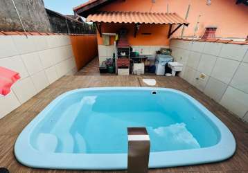 Casa com piscina e area gourmet em itanhaem.