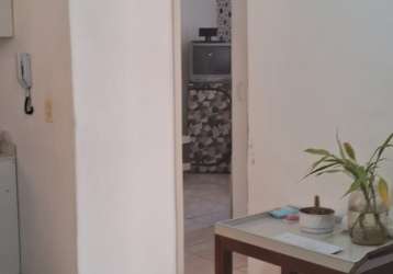 Apartamento 2 dormitórios, sala e cozinha integrada, região de santa terezinha