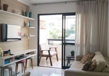 Excelente apartamento de 2/4 com varanda e suíte