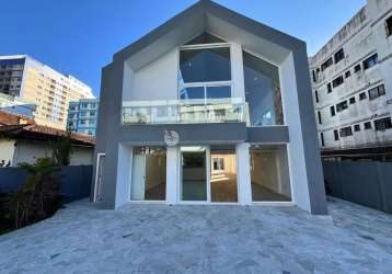 Casa com 6 quartos à venda na rua mello franco, 1500, alto, teresópolis, 321 m2 por r$ 4.800.000