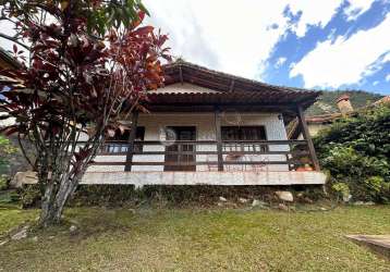 Casa em condomínio fechado com 3 quartos à venda na rua roberto simonsen, carlos guinle, teresópolis, 120 m2 por r$ 850.000