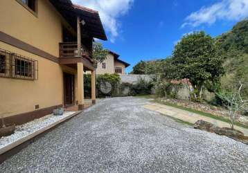 Casa com 3 quartos para alugar na rua oscar josé da silva, 547, panorama, teresópolis, 250 m2 por r$ 4.500