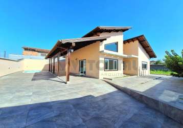 Casa com 3 dormitórios e piscina, balneário dos golfinhos  caraguatatuba sp