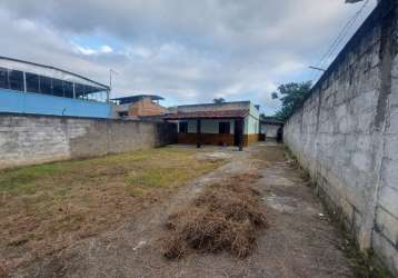 Casa dois quartos/terreno plano em grama