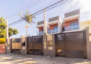 Lindo sobrado geminada no charmoso bairro santo antônio! com 3 quartos sendo 1 suíte por r$ 670.000,00.