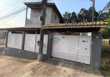 Imóvel a venda com duas amplas casas para morar bem ou investir em piracaia!