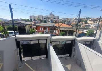 Sobrado com 2 suítes e garagem para 2 carros