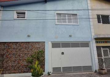 Lindo sobrado com 4 dormitorios e 2 suites