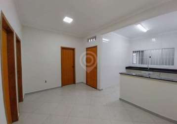 Casa com 2 quartos para alugar na rua raimundo mattiuzzo, loteamento fernando momentel, itatiba, 92 m2 por r$ 2.900