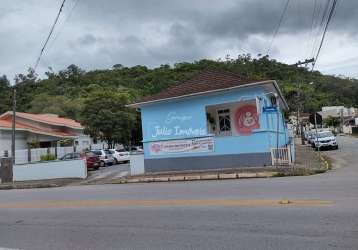 Casa comercial à venda no azambuja