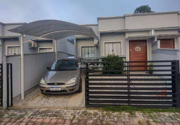 Casa geminada de 3 quartos no rio branco brusque