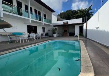 Casa para locação em condomínio fechado, localizada no bairro de manaíra, joão pessoa.