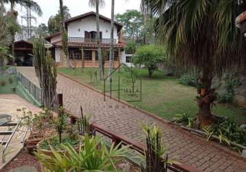 Casa bem espaçosa, disponível pra venda em cotia/sp