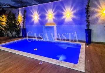 Casa 5 suítes com piscina próxima ao centro