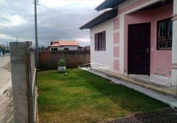 Casa com 2 dormitórios à venda.