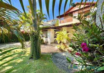 Casa com terreno grande à venda no rio mar - barra da tijuca