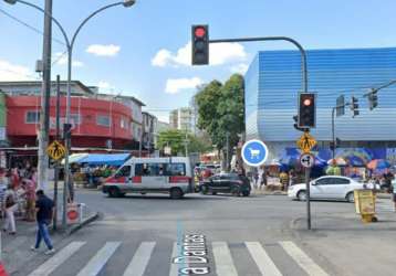 Excelente prédio comercial no centro de campo grande rj, na esquina da rua viúva dantas com rua aurélio de figueiredo!