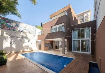 Casa na rua henrique martins, com 495m², 03 suites e 03 vagas de garagem