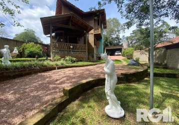 Sítio á venda em porto alegre/rs | imóvel localizado no bairro lageado, lugar alto sem risco de alagamentos. casa com sala, cozinha ampla com pé direito alto, 2 dormitórios sendo suítes, 3 banheiros, 