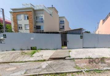 Excelente terreno à venda no coração do menino deus, com 1.870m², limpo e com um leve aclive, proporcionando ótimas possibilidades de construção. ideal para quem deseja investir em um projeto de prédi