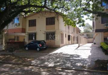 Vende apartamento de 2 dormitórios; banheiro social; cozinha ampla; área de serviço; bem iluminado e ventilado; rua tranquila em região arborizada com muito lazer, segurança e saúde! a poucos passos d