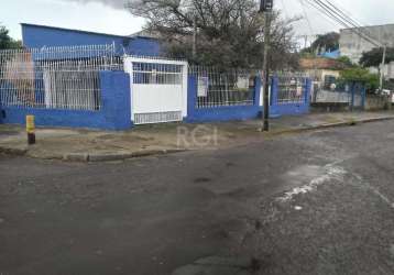 Casa 3 quartos, 1 suíte, 2 banheiro, 1 vaga garagem coberta, casa de esquina, bem ventilada e ensolarada, a 300m2 da av. protásio alves e manoel elias, ótima localização, com vias de acesso a todos os