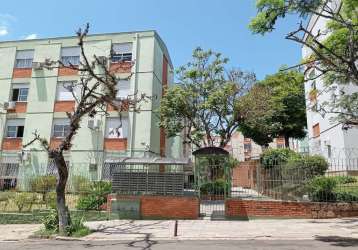 Apartamento de 3 dormitórios, banheiro, living para dois ambientes, cozinha e área de serviço. condomínio conta com playground infantil, quadra de futebol infantil, salão de festas com churrasqueira, 