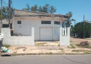 Imóvel de esquina, desocupado no bairro moradas da hípica.&lt;br&gt; muito bem localizado, possui 3 lojas térreas com banheiro, excelente  ponto comercial!!!&lt;br&gt;terreno mede 7,5 mt de frente por