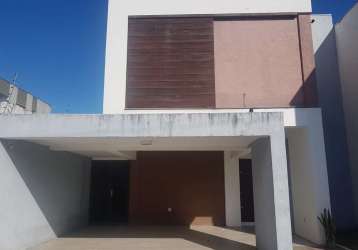 Excelente casa no bairro santana com duas suítes, cozinha montada, churrasqueira, living amplo com split,  piso aquecido e banheiro social. casa com ótima iluminação e pátio nos fundos. ótima localiza