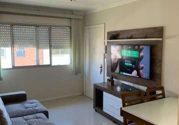 Apartamento no bairro jardim itu, com 2 dormitórios, sala ampla para 2 ambientes, reformado, semi mobiliado, cozinha ficam os móveis, fica ar condicionado na sala e nos dormitórios. banheiro com box d