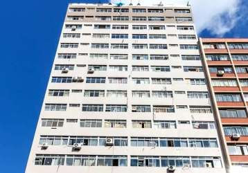 Apartamento 3 dormitórios | centro &lt;br&gt;&lt;br&gt; apartamento 3 dormitórios, planta ampla com 81m² privativos,  andar alto com vista para o guaíba, ensolarado e ventilado, localizado bem no cent