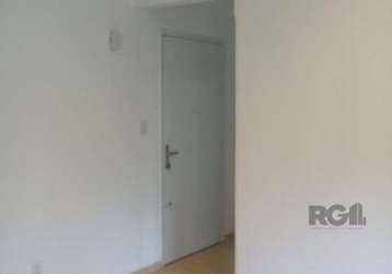 Vendo excelente apto de 1 dormitório, todo reformado semi mobiliado, living 2 ambientes, banheiro social, cozinha mobiliada, área de serviço, gas central.&lt;br&gt;portaria 24h, elevadores, salão de f