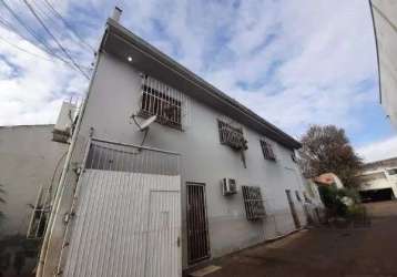 Casa com 108m² de área privativa, com 1 dormitórios, sala , cozinha e 1 banheiro.