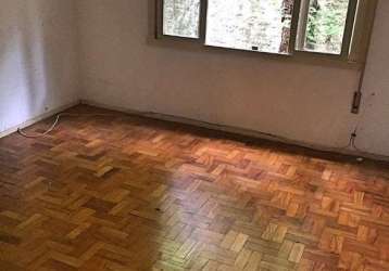 Apartamento na barros casal&lt;br&gt;apartamento de um dormitório reformado&lt;br&gt;excelente localização.&lt;br&gt;&lt;br&gt;o bairro floresta em porto alegre está próximo aos bairros centro históri