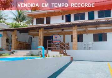 Casa à venda na praia de cotovelo, parnamirim-rn, litoral sul da capital: 4 quartos sendo 3 suítes, 2 salas, 5 banheiros, 3 vagas, 300m² de área.