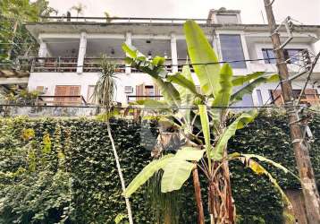 Casa de condomínio em são conrado, rua frei tomás, com 290 m2.