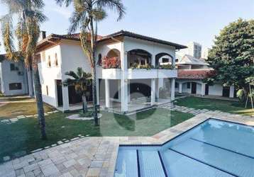 Linda casa estilo clássico, alto padrão, 4 suítes, condomínio novo leblon, barra da tijuca