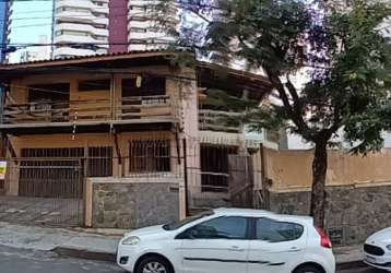 Casa 5/4 sendo 3 suítes para fins comerciais ou residencial