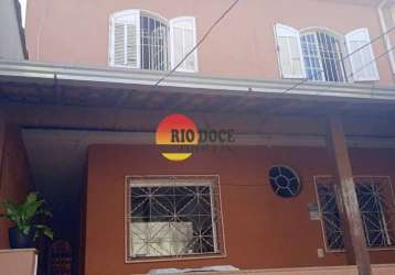 Casa independente em meio lote bairro rio branco