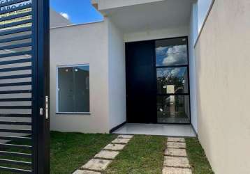 Casa residencial para venda na rua rua elvira, bairro sim, feira de santana 3 quartos, sendo 1 suíte, 2 salas, 1 banheiro, 1 vaga 3,56m área total.