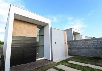 Casa residencial para venda em rua pública no bairro papagaio, feira de santana 3 quartos, 1 sala, 2 banheiros, 2 vaga 135m² área total.