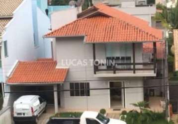 Casa no condomínio ariribá com 3 suítes mobiliada 3 vagas piscina churrasqueira oportunidade balneário