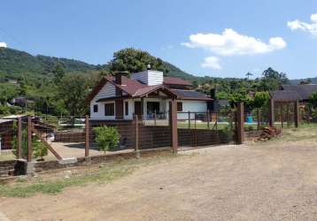 Ampla casa com 3 quartos e piscina a venda em picada café na serra gaúcha