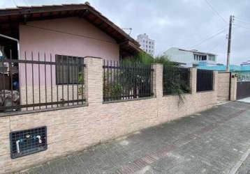 Casa a venda no centro de navegantes